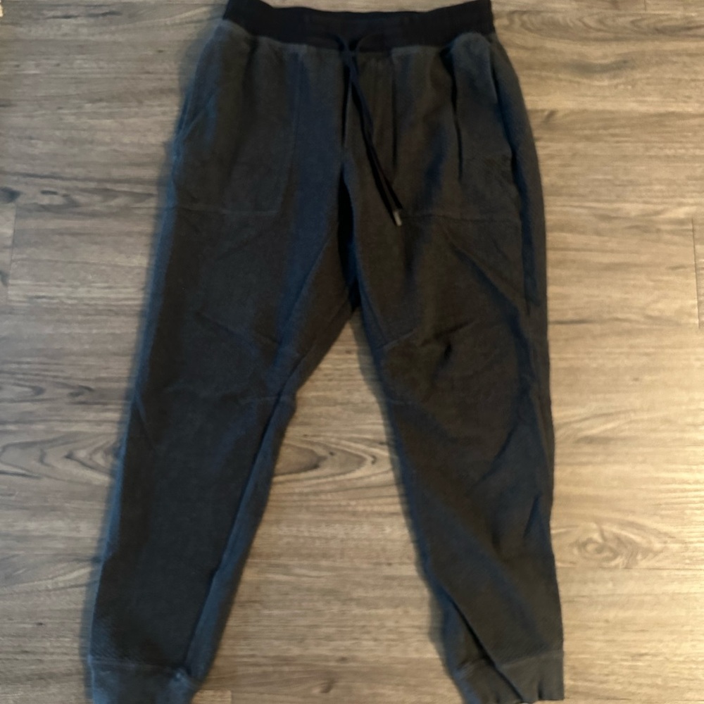 Lululemon Men's Gray Jogger Pants